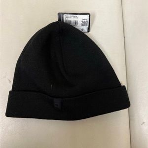 Lululemon Alpine Air beanie